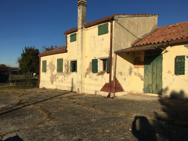 Rustico / Casale in vendita a Codevigo, 4 locali, zona ra, prezzo € 69.000 | PortaleAgenzieImmobiliari.it