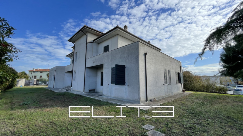 Villa in vendita a Osimo - Zona: San Biagio
