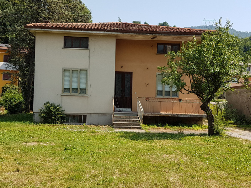 Villa in vendita a Cornedo Vicentino - Zona: Spagnago