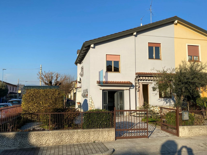 Villa in vendita a Brescia, 4 locali, prezzo € 225.000 | PortaleAgenzieImmobiliari.it