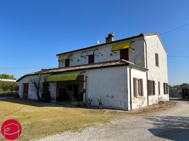 Rustico / Casale in vendita a Longiano, 4 locali, zona Località: Longiano, Trattative riservate | CambioCasa.it