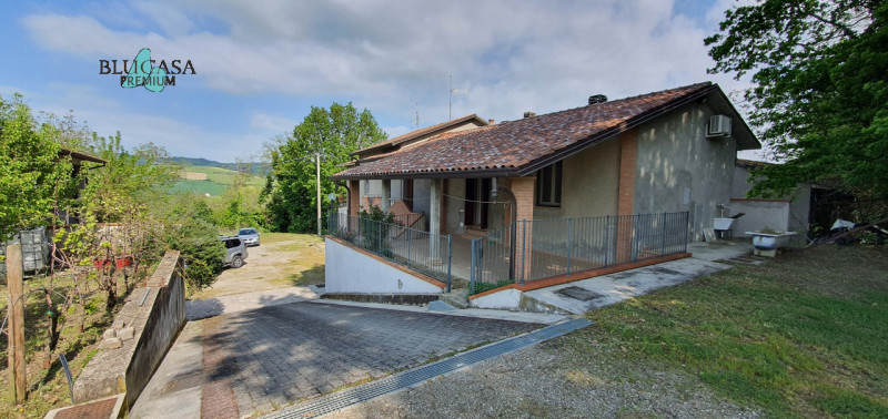 Villa in vendita a Meldola - Zona: San Colombano