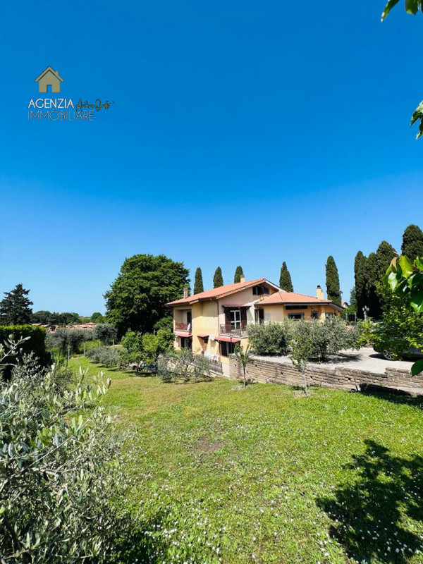 Villa in vendita a Rocca di Papa, 5 locali, prezzo € 430.000 | CambioCasa.it