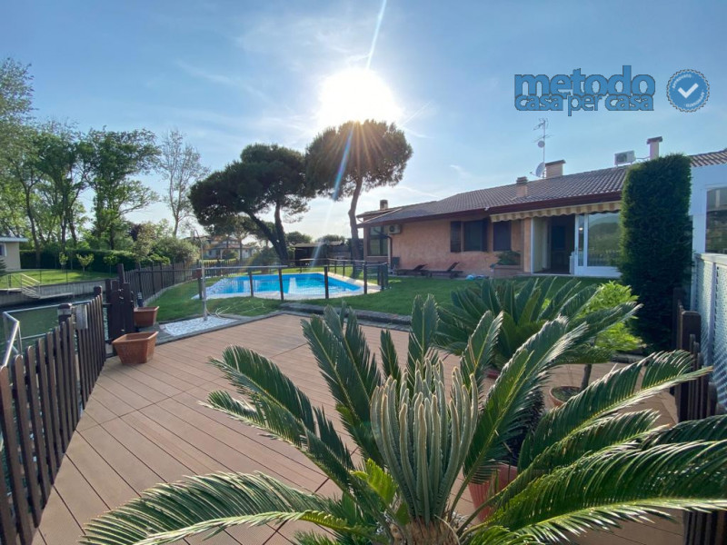 Villa Bifamiliare in vendita a Rosolina, 4 locali, zona rella, prezzo € 990.000 | PortaleAgenzieImmobiliari.it