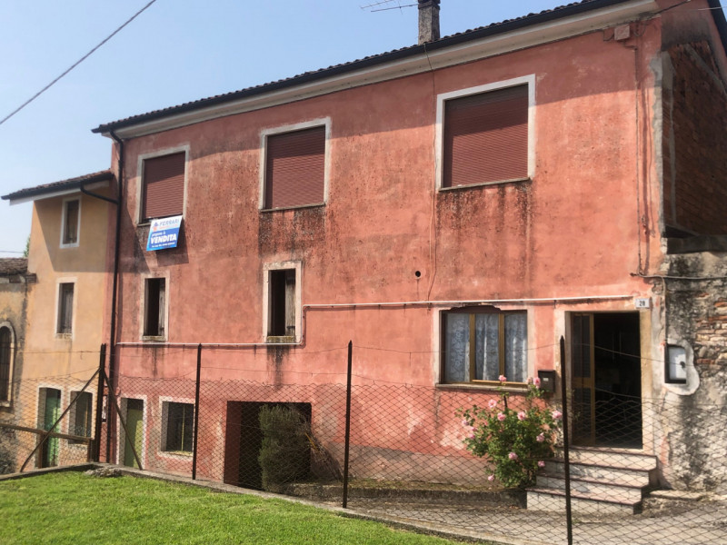 Villa a Schiera in vendita a Brogliano, 4 locali, prezzo € 60.000 | PortaleAgenzieImmobiliari.it