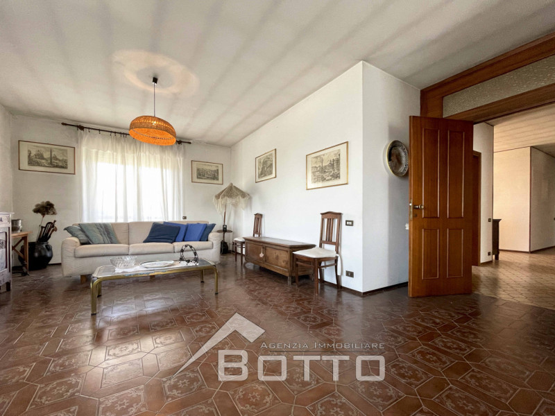 Villa a Schiera in vendita a Boca, 10 locali, prezzo € 230.000 | PortaleAgenzieImmobiliari.it