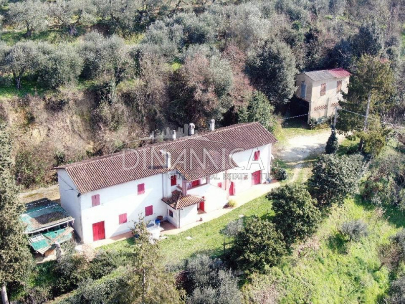 Rustico / Casale in vendita a Montopoli in Val d'Arno, 9 locali, zona Località: Montopoli in Val d'Arno, prezzo € 350.000 | PortaleAgenzieImmobiliari.it