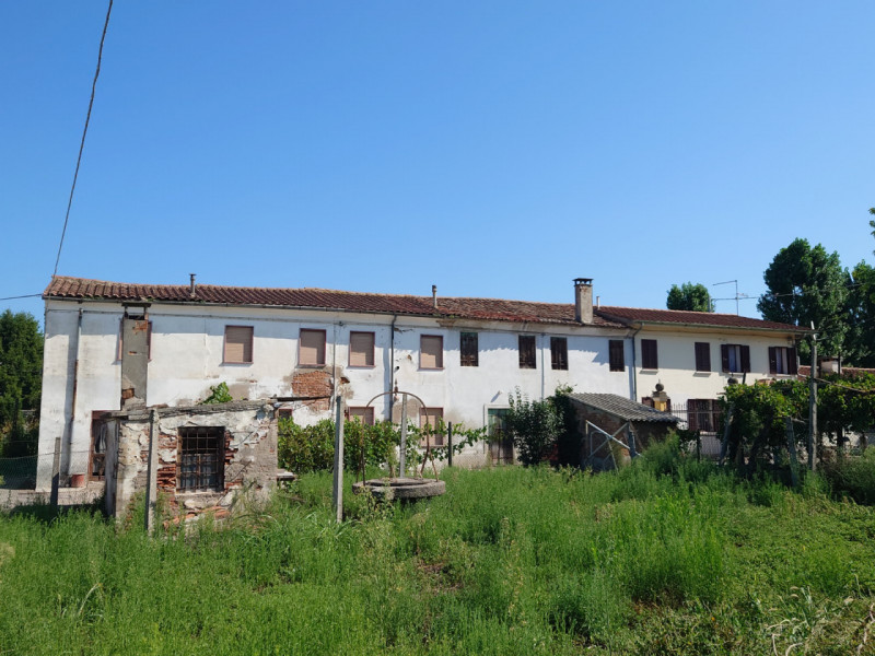 Villa a Schiera in vendita a Albaredo d'Adige, 9999 locali, prezzo € 55.000 | CambioCasa.it