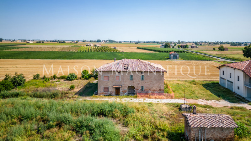Villa Bifamiliare in vendita a Crevalcore, 8 locali, zona lacqua, prezzo € 49.000 | PortaleAgenzieImmobiliari.it
