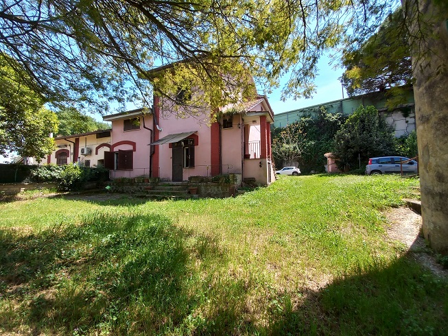Villa Bifamiliare in vendita a Roma, 5 locali, zona Località: Labaro, prezzo € 269.000 | PortaleAgenzieImmobiliari.it