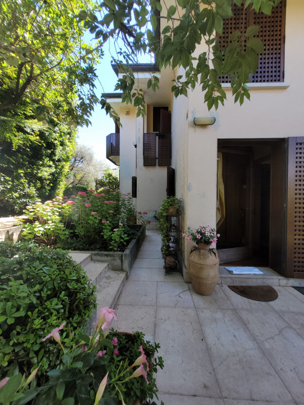 Villa in vendita a Montebelluna, 9999 locali, Trattative riservate | PortaleAgenzieImmobiliari.it