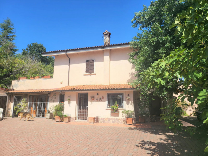 Villa Bifamiliare in vendita a Formello, 5 locali, zona Località: Formello, prezzo € 549.000 | CambioCasa.it