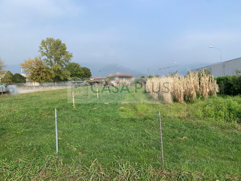 Terreno Edificabile Residenziale in vendita a Bassano del Grappa - Zona: Bassano del Grappa