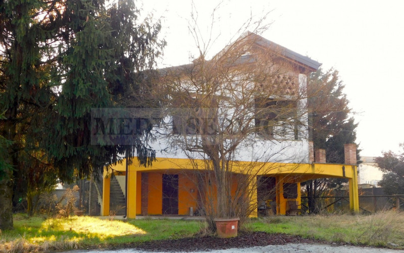 Villa in vendita a Sannazzaro de' Burgondi, 4 locali, prezzo € 145.000 | CambioCasa.it