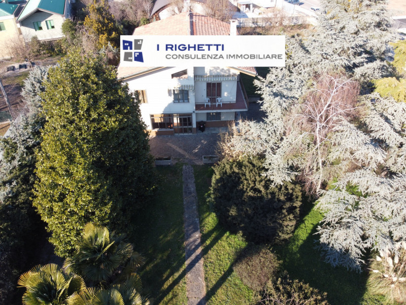 Villa in vendita a Castel d'Azzano - Zona: Castel d'Azzano