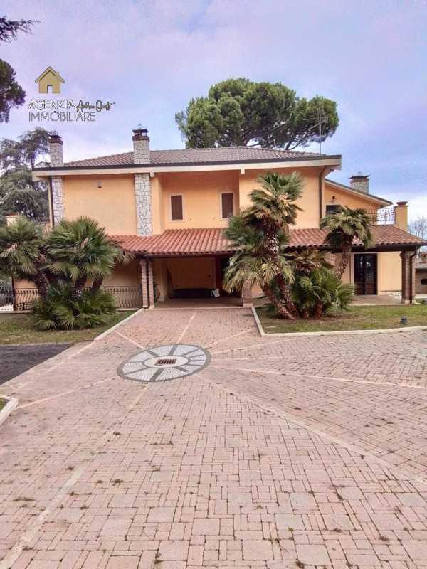 Villa in vendita a Monte Compatri, 11 locali, zona Località: Monte Compatri, prezzo € 2.249.000 | CambioCasa.it
