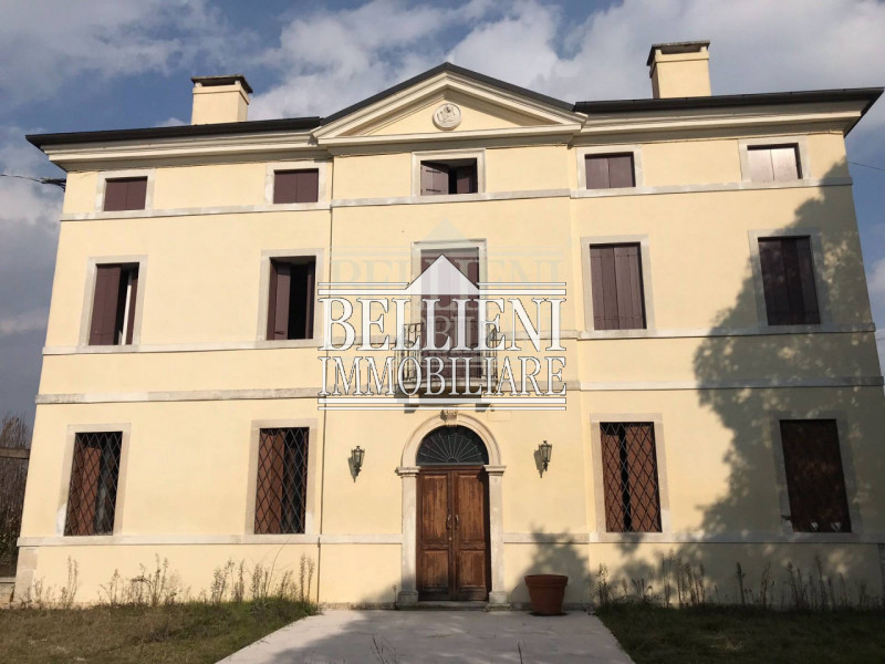 Villa in vendita a Arcugnano, 12 locali, zona Località: Arcugnano - Centro, prezzo € 370.000 | PortaleAgenzieImmobiliari.it