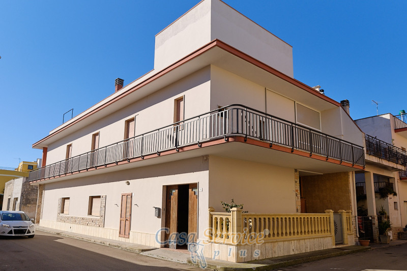 Appartamento in vendita a Aradeo, 5 locali, zona Località: Aradeo, prezzo € 95.000 | PortaleAgenzieImmobiliari.it