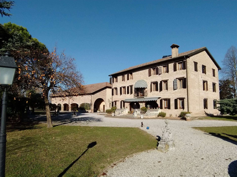 Villa in vendita a Motta di Livenza, 12 locali, prezzo € 1.700.000 | PortaleAgenzieImmobiliari.it