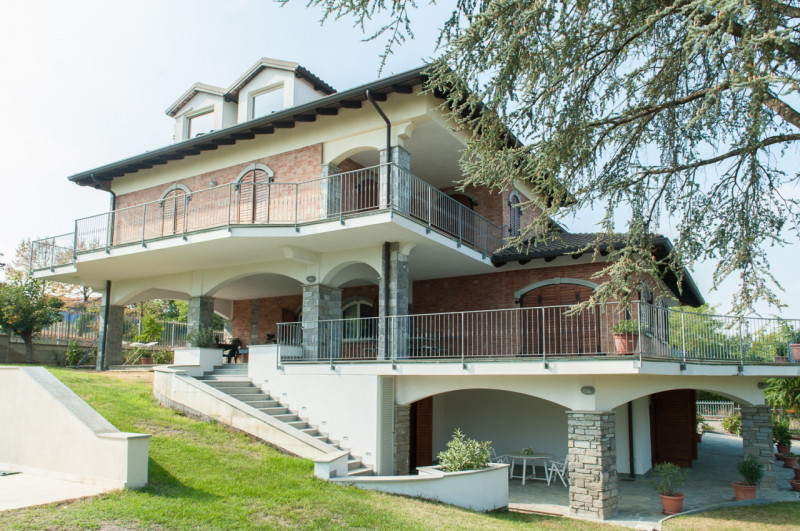 Villa in vendita a Casale Monferrato, 9 locali, zona Località: Casale Monferrato, prezzo € 790.000 | PortaleAgenzieImmobiliari.it