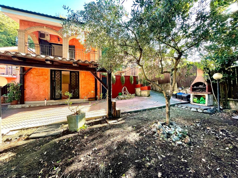 Villa in vendita a Fiumicino, 4 locali, zona Nova, prezzo € 239.000 | PortaleAgenzieImmobiliari.it