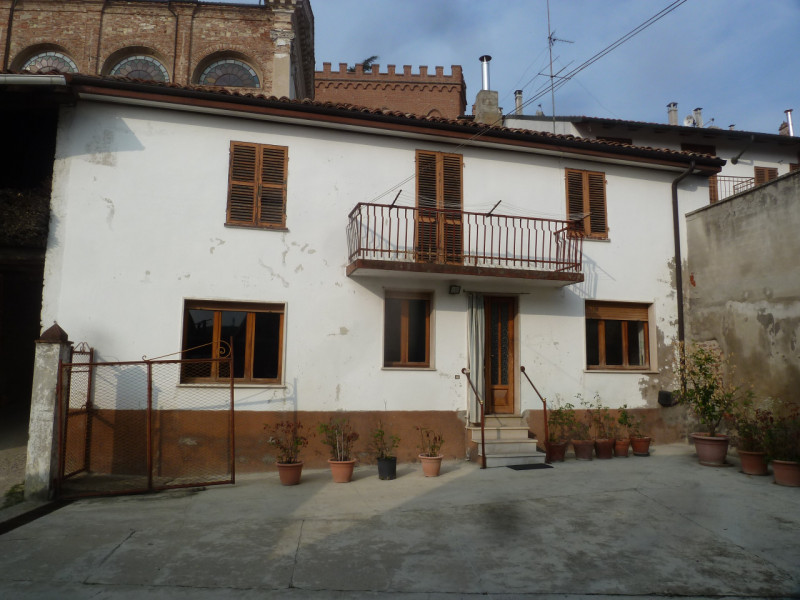 Villa in Vendita a Sala Monferrato