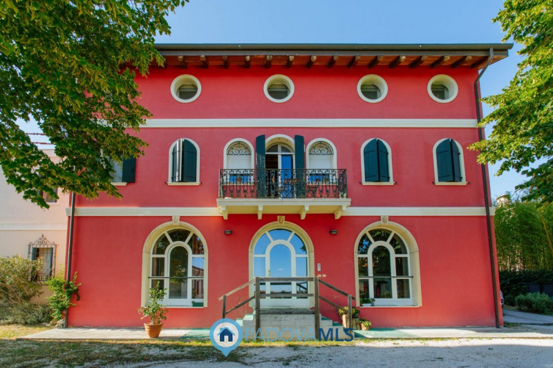 Villa in vendita a Baone, 8 locali, zona Località: Baone - Centro, prezzo € 800.000 | PortaleAgenzieImmobiliari.it