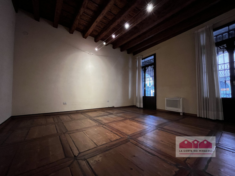 Ufficio / Studio in affitto a Vicenza, 4 locali, zona Località: Ponte Degli Angeli - Santa Lucia - San Pietro, prezzo € 1.600 | PortaleAgenzieImmobiliari.it