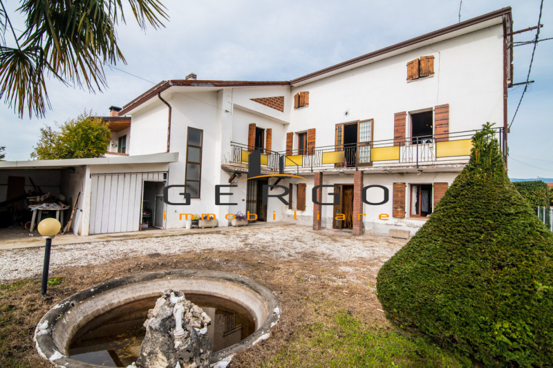 Villa Bifamiliare in vendita a Tezze sul Brenta, 6 locali, zona Località: Tezze Sul Brenta, prezzo € 115.000 | PortaleAgenzieImmobiliari.it