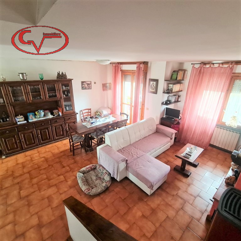 Appartamento in vendita a Montevarchi, 5 locali, zona nella, prezzo € 130.000 | PortaleAgenzieImmobiliari.it