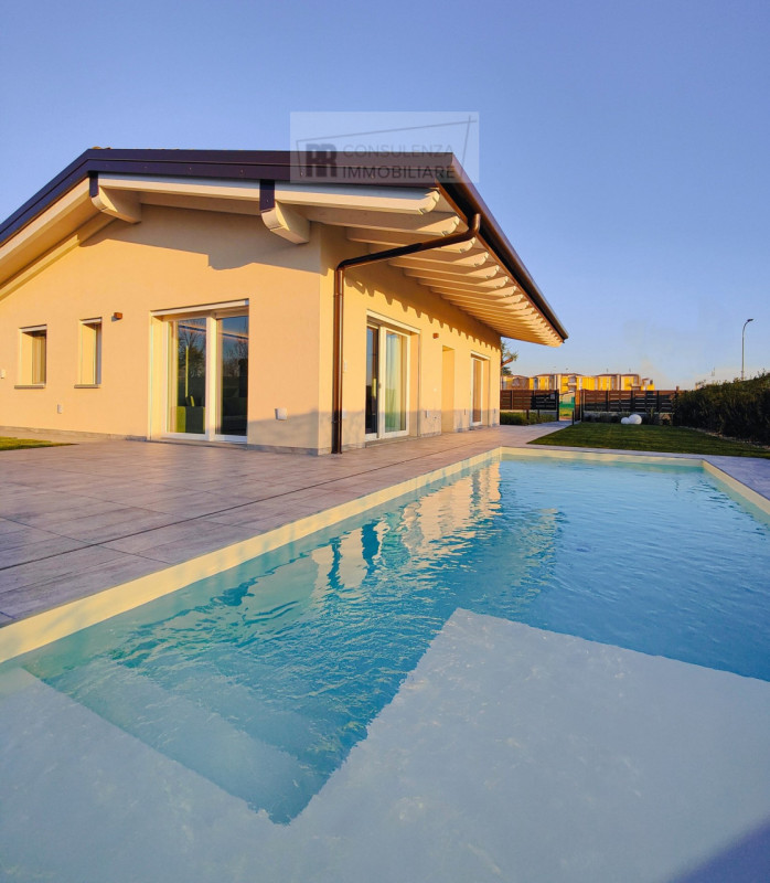 Villa in vendita a Affi, 4 locali, zona Località: Affi, prezzo € 550.000 | PortaleAgenzieImmobiliari.it