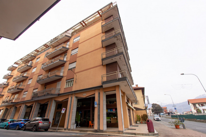 Appartamento in vendita a Cuorgnè, 4 locali, zona Località: Cuorgnè - Centro, prezzo € 55.000 | PortaleAgenzieImmobiliari.it
