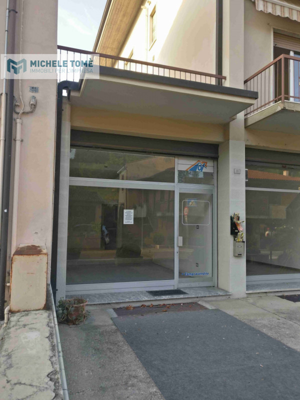Negozio / Locale in vendita a Bardolino, 9999 locali, zona asino, prezzo € 105.000 | PortaleAgenzieImmobiliari.it