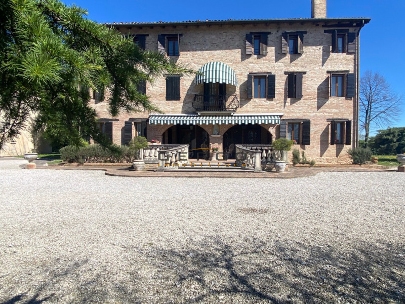 Villa in vendita a Motta di Livenza, 10 locali, zona Località: Motta di Livenza, Trattative riservate | PortaleAgenzieImmobiliari.it