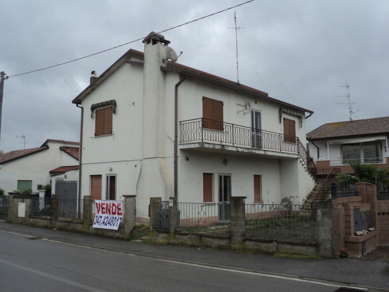 Villa in vendita a Mesola, 5 locali, zona Zona: Bosco, prezzo € 128.000 | CambioCasa.it