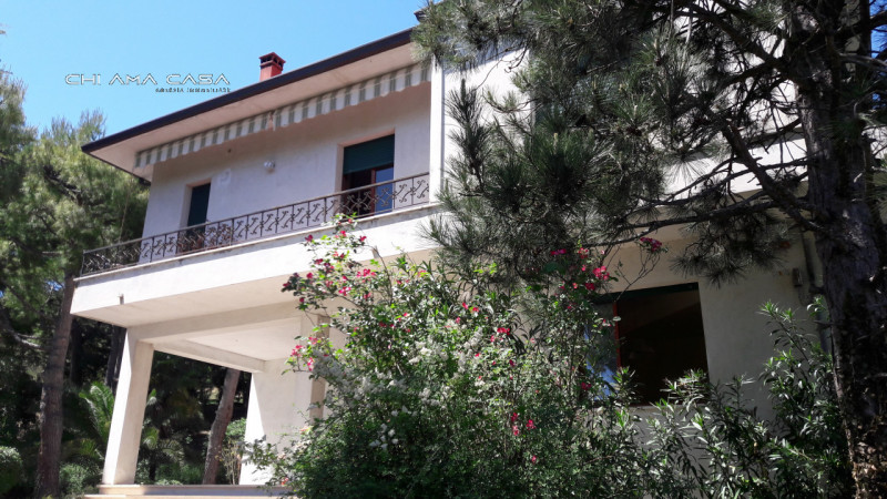 Villa in vendita a Senigallia, 5 locali, zona Località: Borgo Catena, prezzo € 550.000 | PortaleAgenzieImmobiliari.it