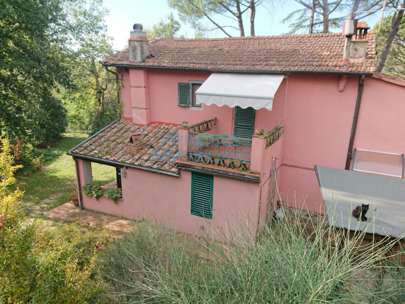 Villa in vendita a Castelfranco Piandiscò, 3 locali, Trattative riservate | CambioCasa.it