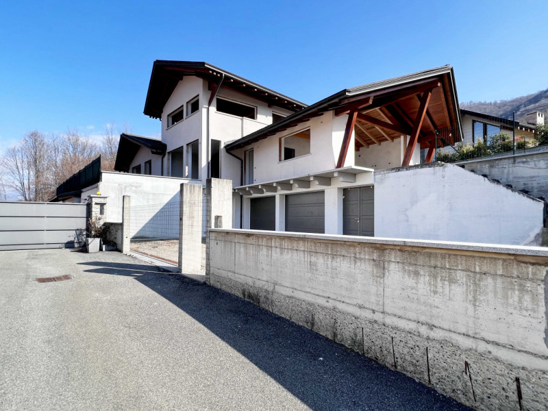 Villa in vendita a Quarona - Zona: Quarona