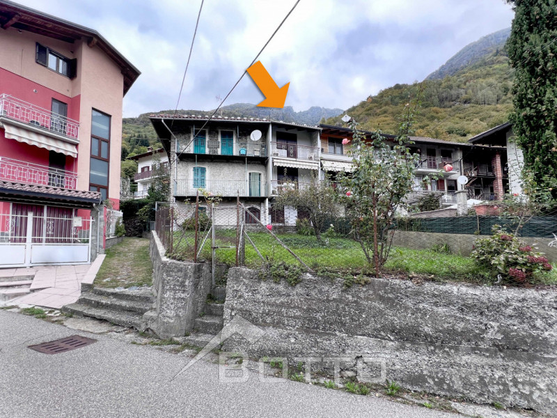 Villa a Schiera in vendita a Varallo - Zona: Varallo