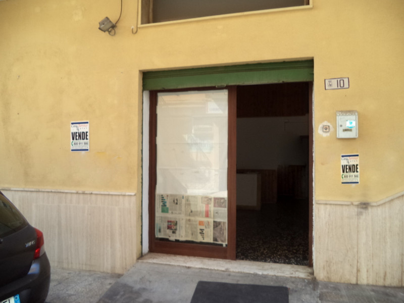 Negozio / Locale in vendita a Matino, 1 locali, prezzo € 55.000 | PortaleAgenzieImmobiliari.it