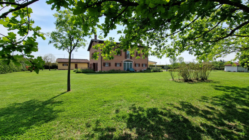 Villa in vendita a Carpi