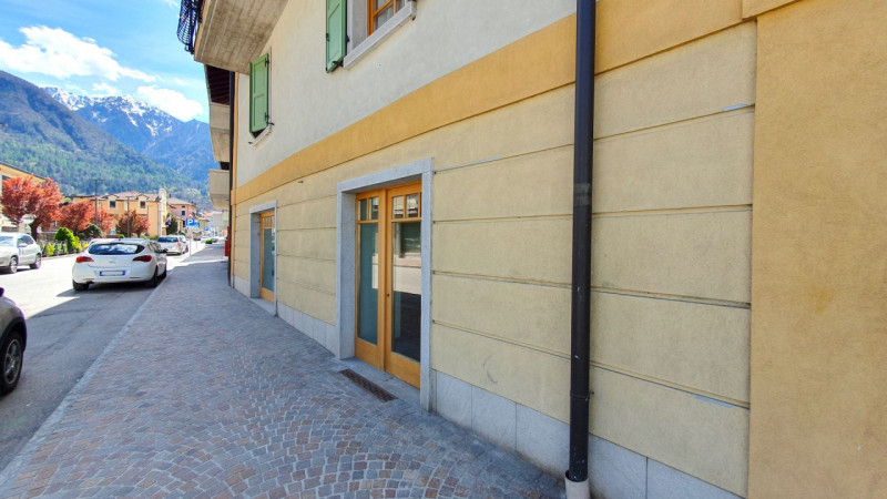 Negozio / Locale in vendita a Tione di Trento, 9999 locali, prezzo € 150.000 | PortaleAgenzieImmobiliari.it