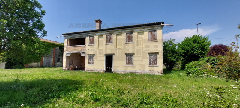 Villa in vendita a Piazzola sul Brenta, 5 locali, zona Località: Piazzola Sul Brenta - Centro, prezzo € 210.000 | PortaleAgenzieImmobiliari.it