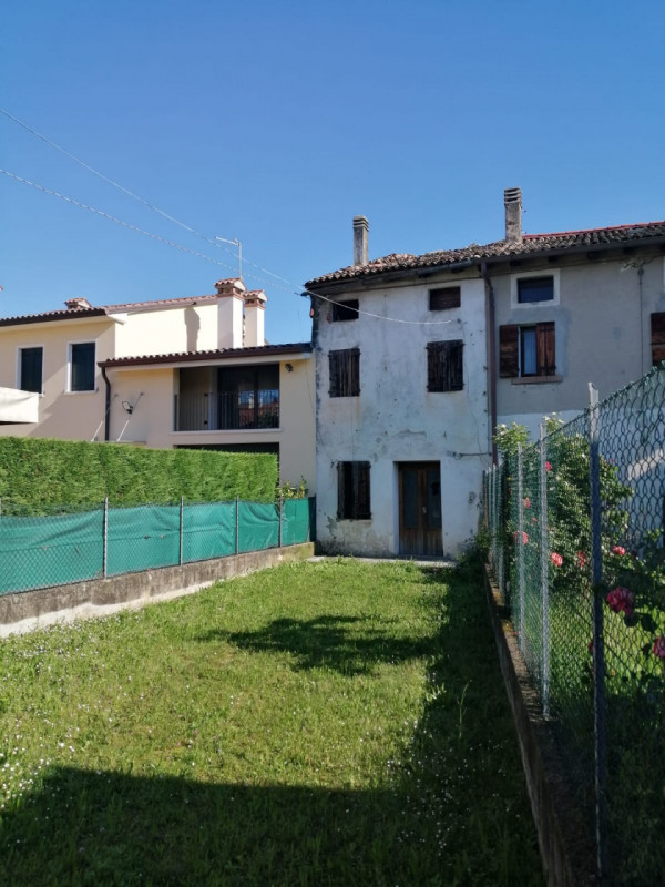 Villa a Schiera in vendita a Crocetta del Montello, 3 locali, prezzo € 39.000 | PortaleAgenzieImmobiliari.it
