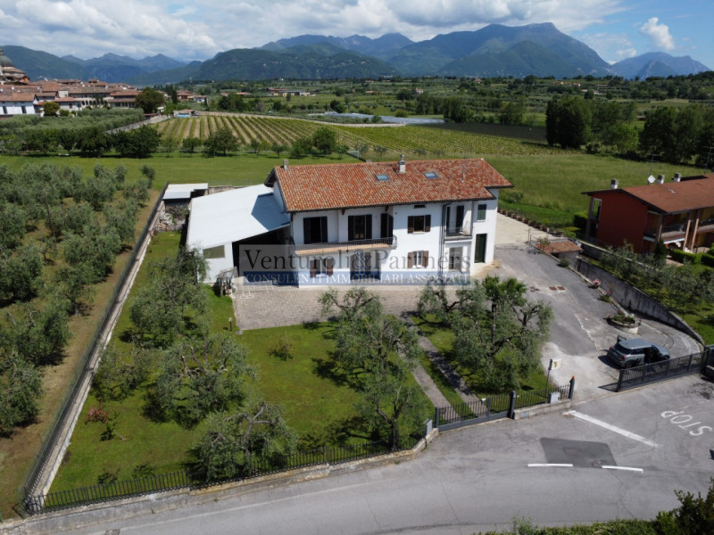 Villa in vendita a Puegnago sul Garda, 6 locali, zona a, prezzo € 1.400.000 | PortaleAgenzieImmobiliari.it