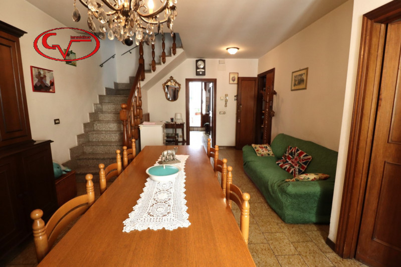 Appartamento in vendita a Montevarchi, 3 locali, zona ro, prezzo € 120.000 | PortaleAgenzieImmobiliari.it