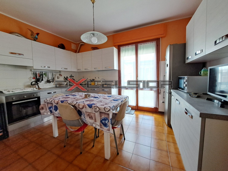 Appartamento in vendita a Cavarzere, 4 locali, zona Località: Cavarzere, Trattative riservate | PortaleAgenzieImmobiliari.it