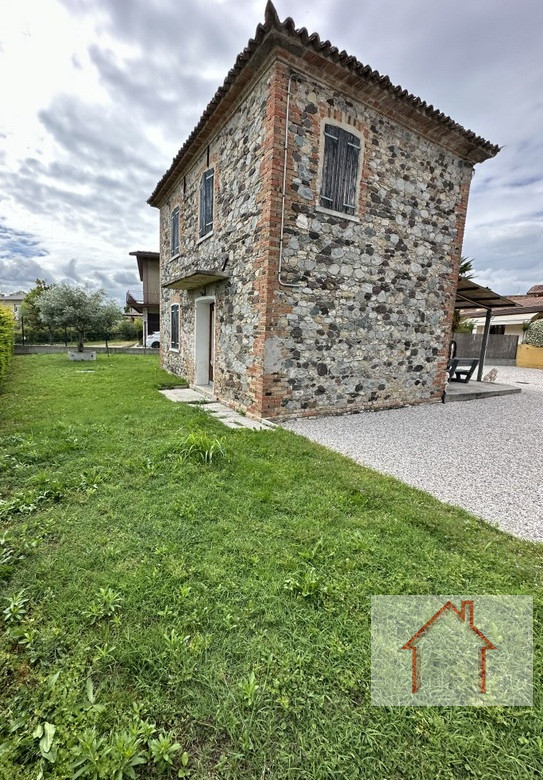 Villa in vendita a Susegana, 2 locali, zona osco, prezzo € 85.000 | PortaleAgenzieImmobiliari.it