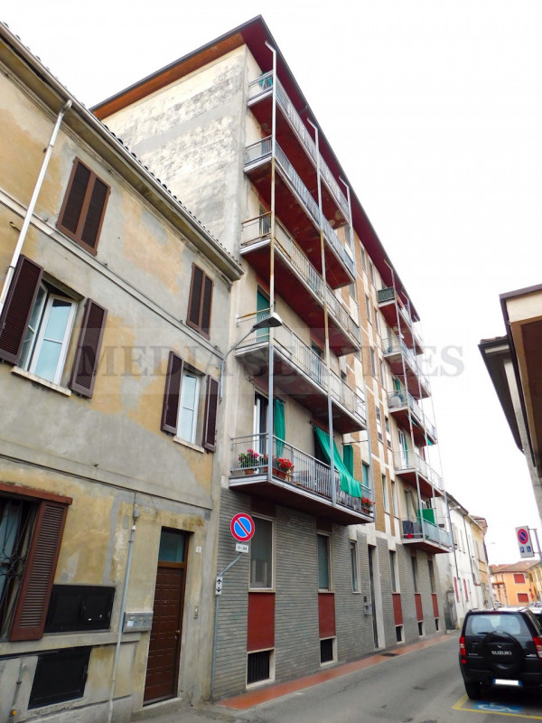 Appartamento in vendita a Sannazzaro de' Burgondi, 3 locali, zona Località: Sannazzaro Dè Burgondi - Centro, prezzo € 38.000 | PortaleAgenzieImmobiliari.it