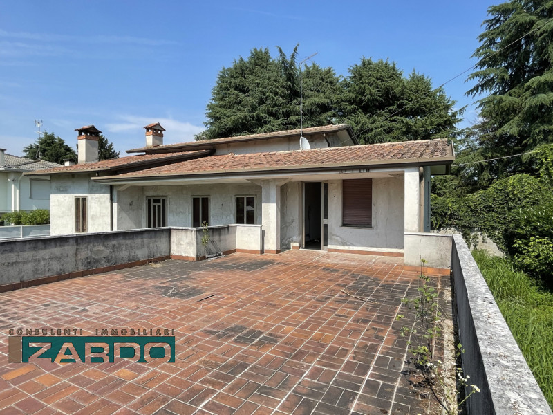 Villa in vendita a Castello di Godego, 5 locali, prezzo € 179.000 | PortaleAgenzieImmobiliari.it